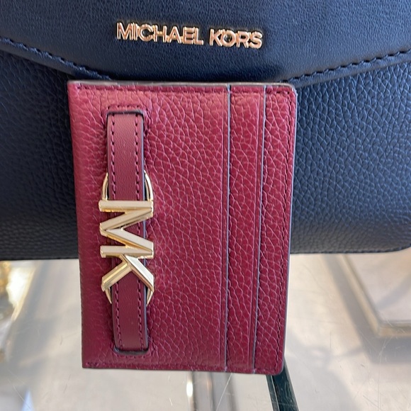 MICHAEL KORS
Reed Large Pebbled Leather Card Holder Case
Dark Cherry 
NWT - Picture 16 of 16